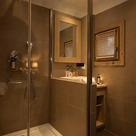 Апартаменти Wonderful, Spacious And Quiet In *